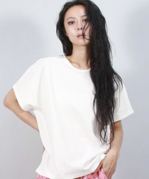 DEMARC(ドゥマーク)の「Standard Fit Solid French T-Shirt White(Tシャツ/カットソー・レディース・ホワイト・MEDIUM/LARGE)」の1枚目の写真
