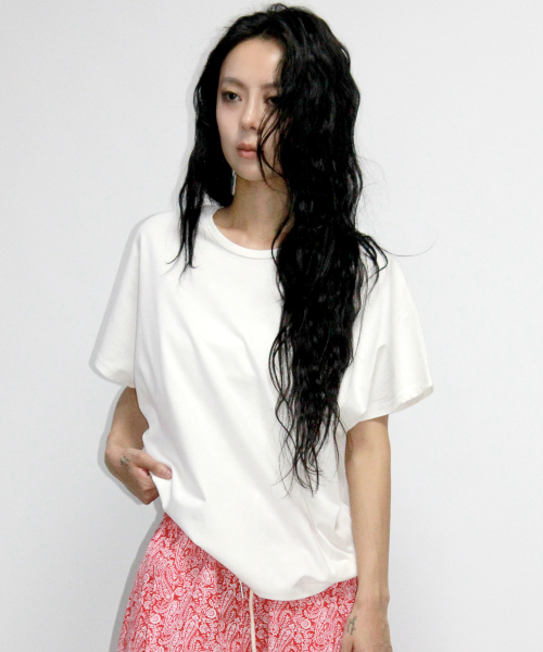 DEMARC(ドゥマーク)の「Standard Fit Solid French T-Shirt White(Tシャツ/カットソー・レディース・ホワイト・MEDIUM/LARGE)」の2枚目の写真