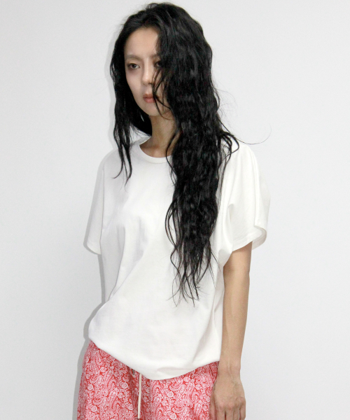 DEMARC(ドゥマーク)の「Standard Fit Solid French T-Shirt White(Tシャツ/カットソー・レディース・ホワイト・MEDIUM/LARGE)」の3枚目の写真