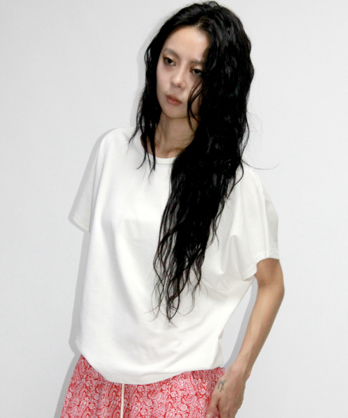DEMARC(ドゥマーク)の「Standard Fit Solid French T-Shirt White(Tシャツ/カットソー・レディース・ホワイト・MEDIUM/LARGE)」の4枚目の写真