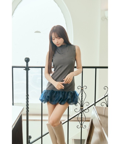 MISTREASS(ミストレアス)の「Check balloon hem dress(ワンピース・レディース・ベージュ/グレー・MEDIUM/SMALL)」の4枚目の写真
