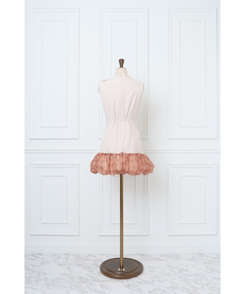 MISTREASS(ミストレアス)の「Check balloon hem dress(ワンピース・レディース・ベージュ/グレー・MEDIUM/SMALL)」の12枚目の写真