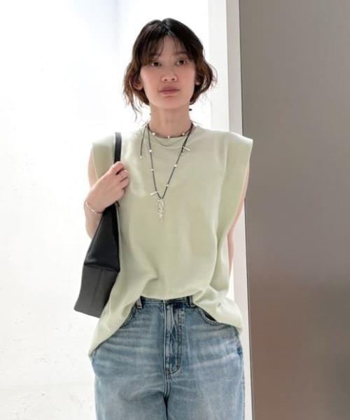 MIESROHE(ミースロエ)の「タックデザインノースリシアーニット(ニット/セーター・レディース・ブラック/ホワイト/ミント・F)」の2枚目の写真