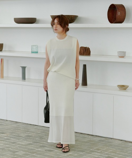 MIESROHE(ミースロエ)の「タックデザインノースリシアーニット(ニット/セーター・レディース・ブラック/ホワイト/ミント・F)」の5枚目の写真