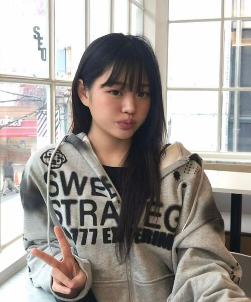 YOUHEE（ユヒ）の「LUCKY SWEET GRAPHIC HOOD ZIP-UP_MELANGE GREY（パーカー・レディース・その他・FREE）」の3枚目の写真