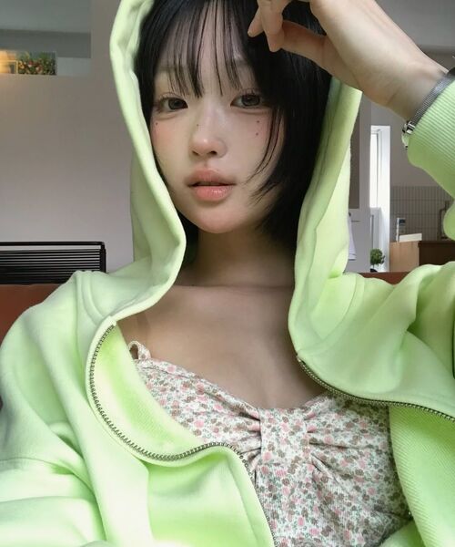 chancechance(チャンスチャンス)の「CEC LABEL ZIP-UP HOODIE (NEON)(パーカー・レディース・その他・SMALL/MEDIUM)」の17枚目の写真