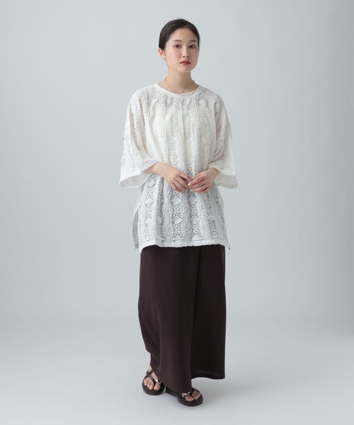 LEPSIM(レプシィム)の「総レースプルオーバーSS 670302(シャツ/ブラウス・レディース・ブラック/オフホワイト/レッド・FREE)」の7枚目の写真