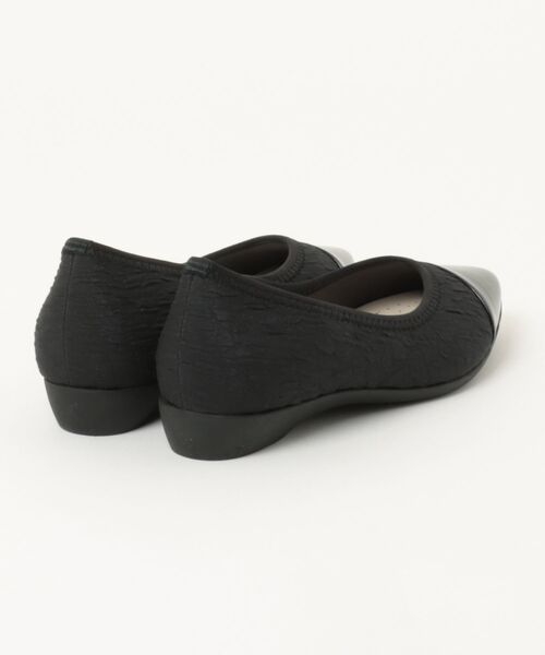 Bridget Birkin（ブリジットバーキン）の「【Bridget Birkin Walk】一文字切替えポインテッドウォーキングパンプス (55224B)（パンプス・レディース・ホワイト系その他/グレイッシュベージュ/ブラック系その他・24/24.5/23/23.5/22.5）」の4枚目の写真