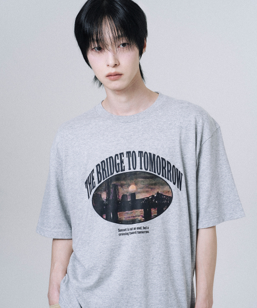 MOOVN(ムブン)の「シティブリッジグラフィック半袖Tシャツグレー(Tシャツ/カットソー・メンズ・その他・SMALL/MEDIUM/LARGE)」の4枚目の写真