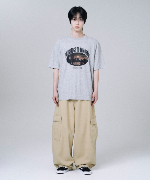 MOOVN(ムブン)の「シティブリッジグラフィック半袖Tシャツグレー(Tシャツ/カットソー・メンズ・その他・SMALL/MEDIUM/LARGE)」の5枚目の写真