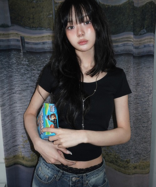 modimood（モディムード）の「[MADE] MOMU BASIC Uネック半袖Tシャツ（Tシャツ/カットソー・レディース・ホワイト/ネイビー/ミント/グレー/ブラック・1/2）」の2枚目の写真