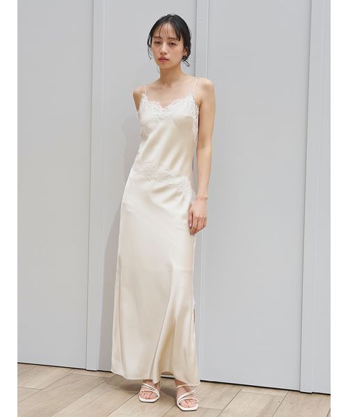 SNIDEL（スナイデル）の「レーストリムサテンキャミワンピース（ワンピース・レディース・ブラウン/アイボリー/ドット・0/1）」の9枚目の写真