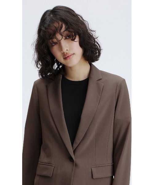 AOYAMA（アオヤマ）の「ゼロプレッシャースーツ【テーラードジャケット】【セットアップ着用可】圧倒的な伸度とリラックス感のある着心地（スーツジャケット・レディース・ブラウン・L/M/S/LL）」の4枚目の写真