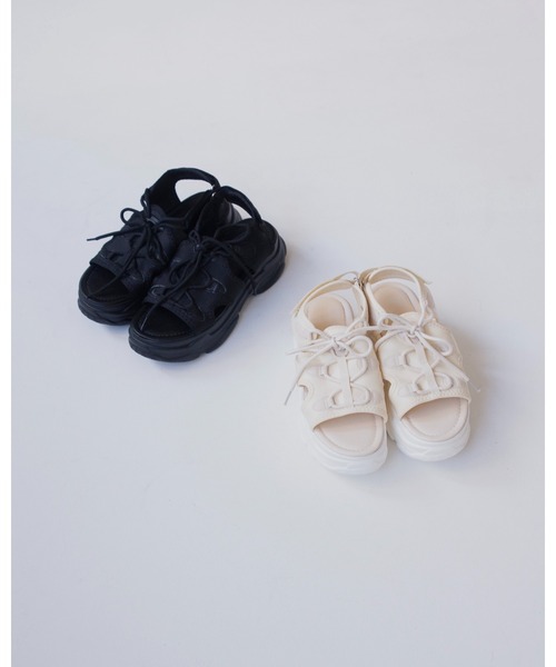 JUMELLE(ジュメロ)の「レースアップスニーカーサンダル(サンダル・レディース・ブラック/オフホワイト・SMALL/MEDIUM/LARGE)」の9枚目の写真