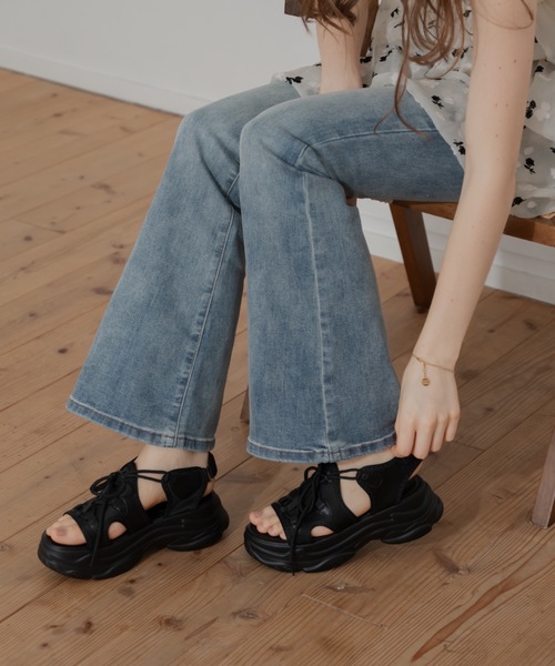 JUMELLE(ジュメロ)の「レースアップスニーカーサンダル(サンダル・レディース・ブラック/オフホワイト・SMALL/MEDIUM/LARGE)」の10枚目の写真