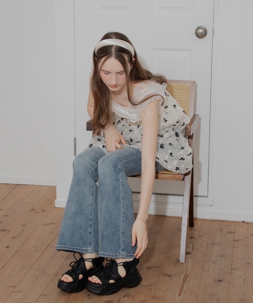 JUMELLE(ジュメロ)の「レースアップスニーカーサンダル(サンダル・レディース・ブラック/オフホワイト・SMALL/MEDIUM/LARGE)」の13枚目の写真