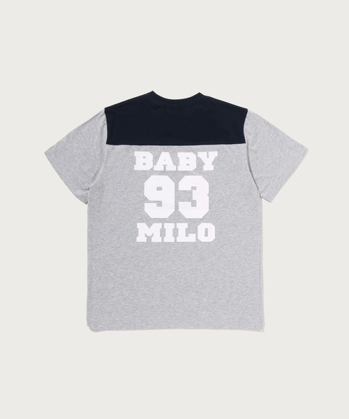 A BATHING APE(アベイシングエイプ)の「BABY MILO FOOTBALL TEE(Tシャツ/カットソー・キッズ・グレー/ネイビー・150/160)」の3枚目の写真