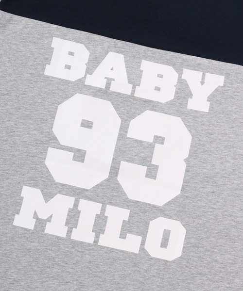 A BATHING APE(アベイシングエイプ)の「BABY MILO FOOTBALL TEE(Tシャツ/カットソー・キッズ・グレー/ネイビー・150/160)」の7枚目の写真
