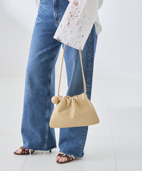journal standard L'essage（ジャーナルスタンダードレサージュ）の「Bucket Baggage/バケットバゲージ Ball Charm Soft Mini バッグ（ショルダーバッグ・レディース・ブラウン/ブラック/ベージュ・FREE）」の15枚目の写真