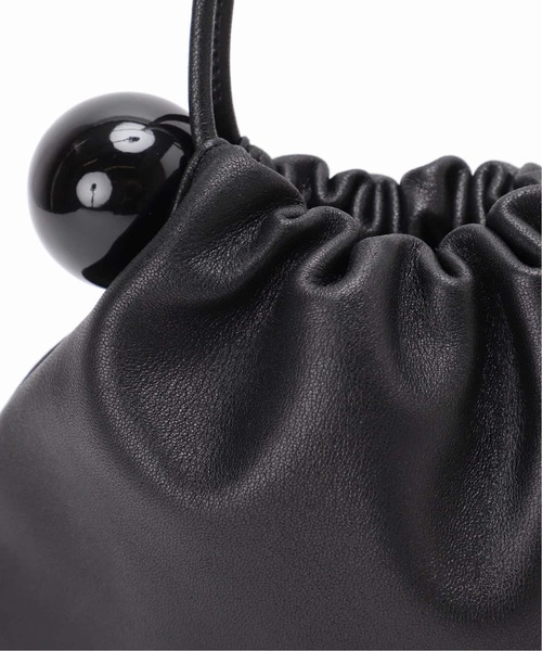 journal standard L'essage（ジャーナルスタンダードレサージュ）の「Bucket Baggage/バケットバゲージ Ball Charm Soft Mini バッグ（ショルダーバッグ・レディース・ブラウン/ブラック/ベージュ・FREE）」の11枚目の写真