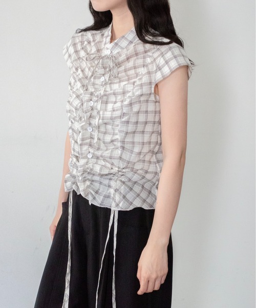 on:nue（オンニュ）の「【on:nue】[着用動画あり！] シアーチェックドロストギャザーブラウス（シャツ/ブラウス・レディース・アイボリー/ブルー・FREE）」の14枚目の写真