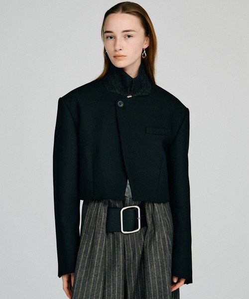 PRANK PROJECT（プランクプロジェクト）の「【2026Autumn Pre-Order】スタンドカラーテーラードショートジャケット / Stand Collar Tailored Short Jacket（テーラードジャケット・レディース・グレー/ブラウン/ブラック・FREE）」の2枚目の写真
