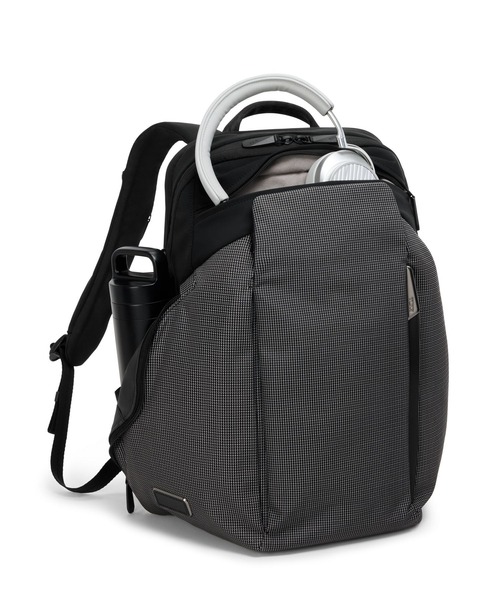 TUMI(トゥミ)の「TUMI AXIS ラージ・バックパック・25L(A4/PC15インチまで対応)(バックパック/リュック・メンズ・ブラック系その他・FREE)」の7枚目の写真