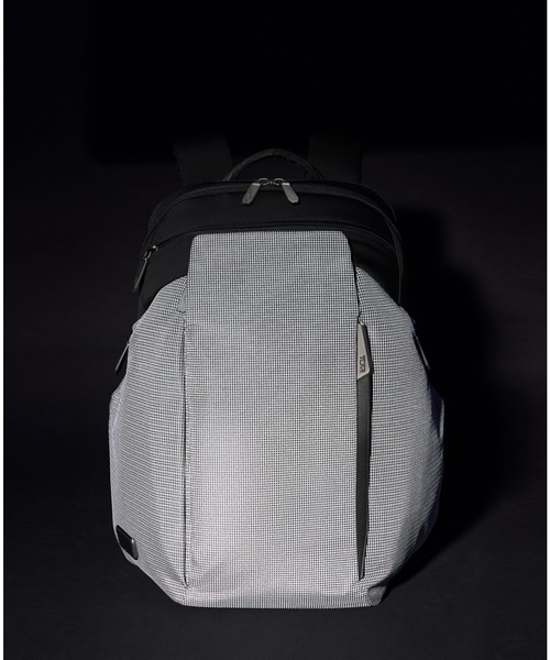 TUMI(トゥミ)の「TUMI AXIS ラージ・バックパック・25L(A4/PC15インチまで対応)(バックパック/リュック・メンズ・ブラック系その他・FREE)」の11枚目の写真