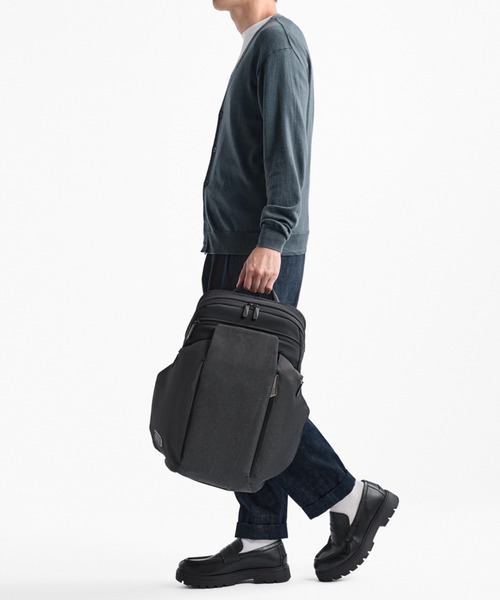 TUMI(トゥミ)の「TUMI AXIS ラージ・バックパック・25L(A4/PC15インチまで対応)(バックパック/リュック・メンズ・ブラック系その他・FREE)」の4枚目の写真