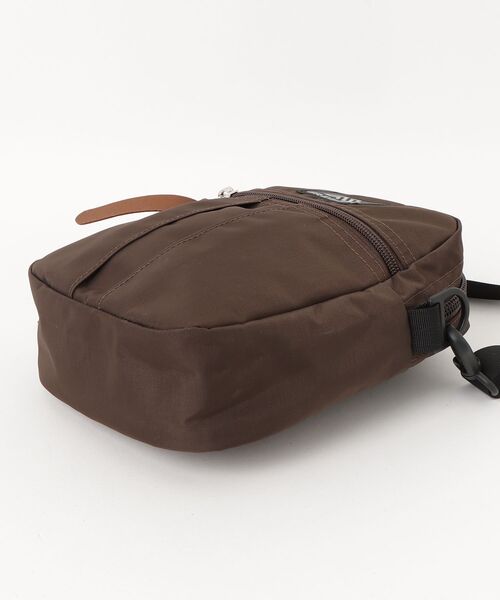 GREGORY（グレゴリー）の「クイックポケットL QUICK POCKET L ウォルナットブラウン（ショルダーバッグ・メンズ・ブラウン系・-）」の3枚目の写真