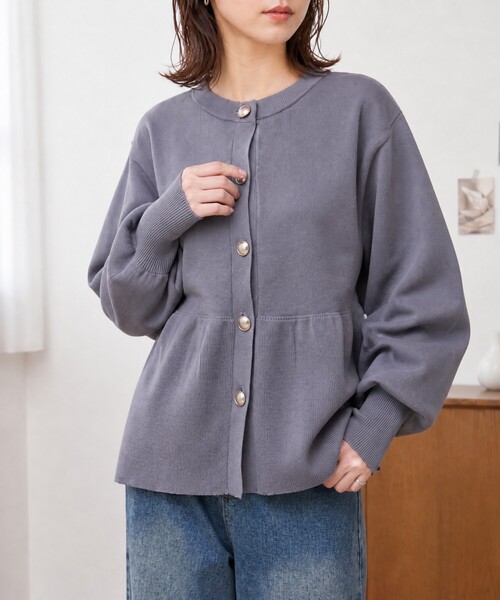 MONO-MART(モノマート)の「【anyway.シリーズ】2WAY スウェットライク ペプラム ニットカーディガン(カーディガン/ボレロ・レディース・カーキ/ブラック/グレー/グレイッシュブルー/ブラック系/ダークブラウン/アイボリー/レッド・FREE)」の11枚目の写真