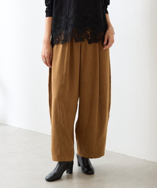 BEARDSLEY(ビアズリー)の「《8/19(水)12:00予約開始》フェイクスエードバレルパンツ(その他パンツ・レディース・グレー/キャメル・0/1/2)」の2枚目の写真
