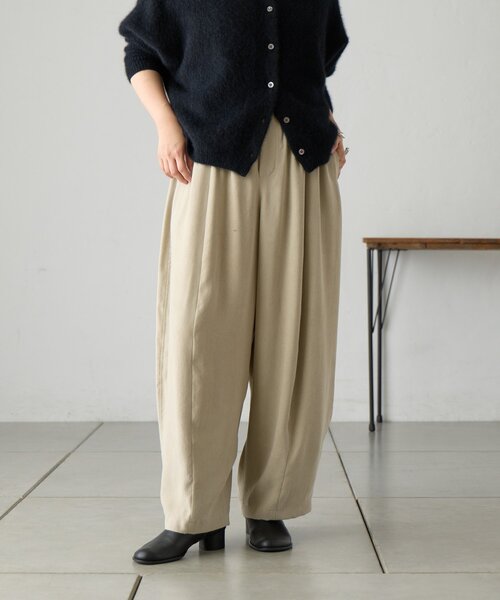 BEARDSLEY(ビアズリー)の「フェイクスエードバレルパンツ(その他パンツ・レディース・グレー/キャメル・0/1/2)」の15枚目の写真
