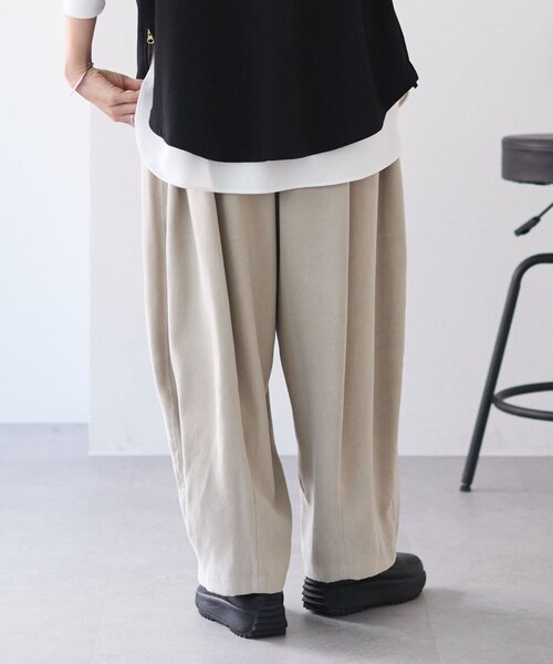 BEARDSLEY(ビアズリー)の「《8/19(水)12:00予約開始》フェイクスエードバレルパンツ(その他パンツ・レディース・グレー/キャメル・0/1/2)」の6枚目の写真