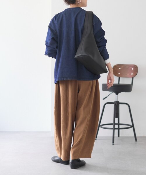 BEARDSLEY(ビアズリー)の「《8/19(水)12:00予約開始》フェイクスエードバレルパンツ(その他パンツ・レディース・グレー/キャメル・0/1/2)」の10枚目の写真