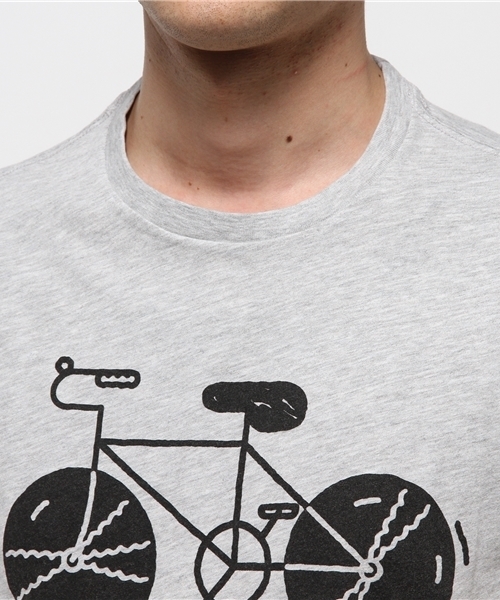 Levi's（リーバイス）の「COMMUTERドロップヘムプリントTシャツ（LONDON）（Tシャツ/カットソー・メンズ・ライトグレー・SMALL/MEDIUM/X-SMALL）」の4枚目の写真