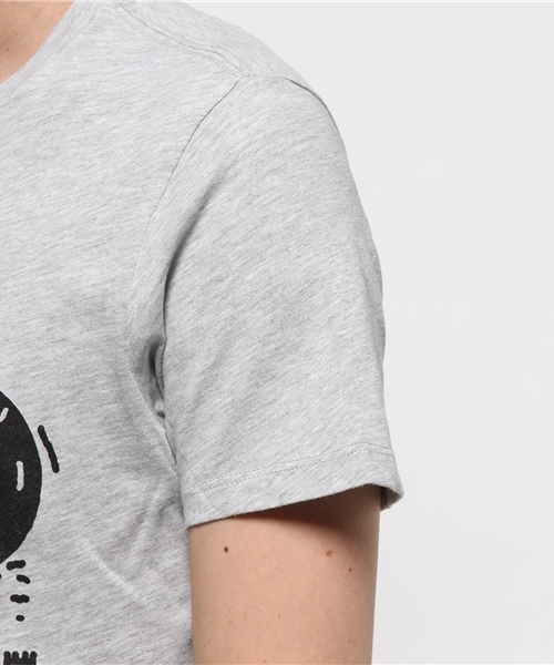 Levi's（リーバイス）の「COMMUTERドロップヘムプリントTシャツ（LONDON）（Tシャツ/カットソー・メンズ・ライトグレー・SMALL/MEDIUM/X-SMALL）」の5枚目の写真