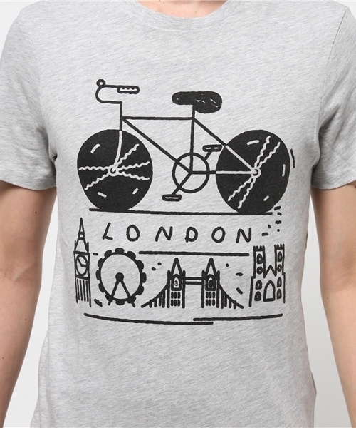 Levi's（リーバイス）の「COMMUTERドロップヘムプリントTシャツ（LONDON）（Tシャツ/カットソー・メンズ・ライトグレー・SMALL/MEDIUM/X-SMALL）」の6枚目の写真