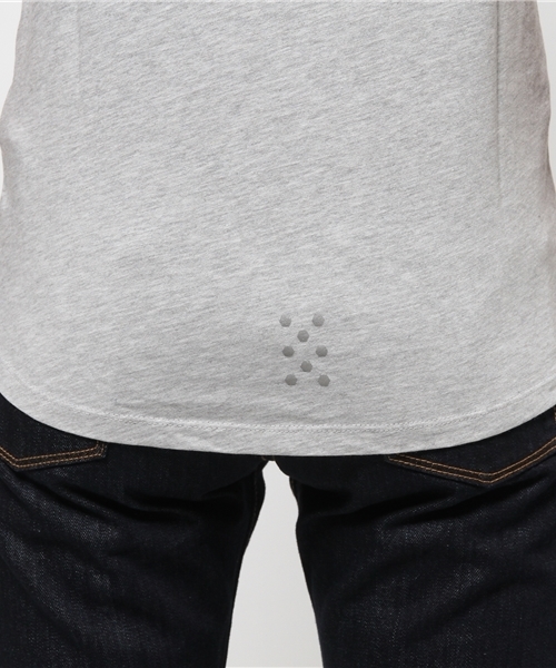 Levi's（リーバイス）の「COMMUTERドロップヘムプリントTシャツ（LONDON）（Tシャツ/カットソー・メンズ・ライトグレー・SMALL/MEDIUM/X-SMALL）」の8枚目の写真