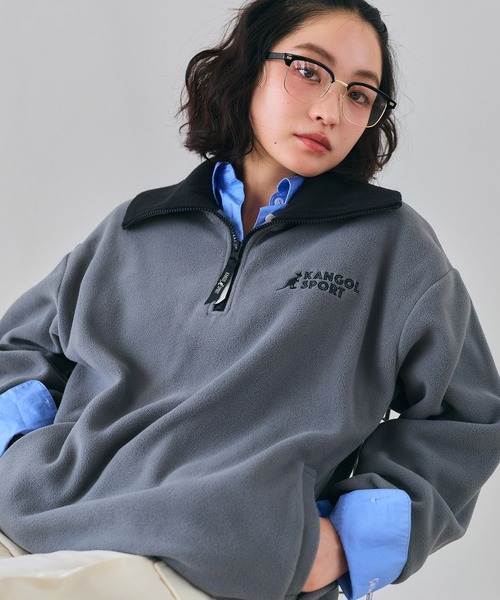 KANGOL SPORT(カンゴールスポーツ)の「【KANGOL SPORT】ドロストフリースハーフジッププルオーバー(その他トップス・レディース・レッド/グレー/ブラック・LL/L/M)」の2枚目の写真