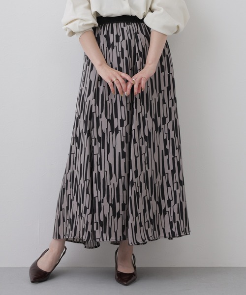 EGLANTINE(エグランティーヌ)の「EGLANTINE セットアップ対応 幾何柄プリントスカート(スカート・レディース・ダークブラウン/ブラック・38)」の2枚目の写真