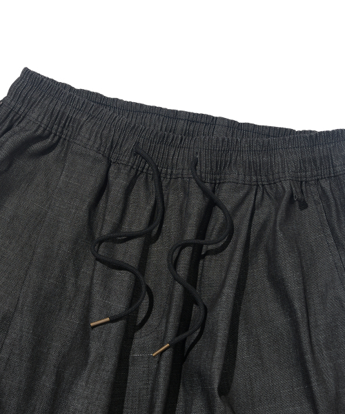OTHERFITS（アザーフィッツ）の「サイドジッパーバルーンデニムパンツ（黒デニム）（デニムパンツ・メンズ・その他・FREE）」の3枚目の写真