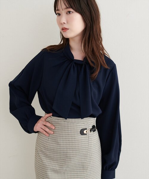 natural couture(ナチュラルクチュール)の「2WAYスリーブリボンタイブラウス(シャツ/ブラウス・レディース・その他1/サックスブルー/オフホワイト/ネイビー/ライトベージュ/ボルドー/その他2・FREE)」の1枚目の写真