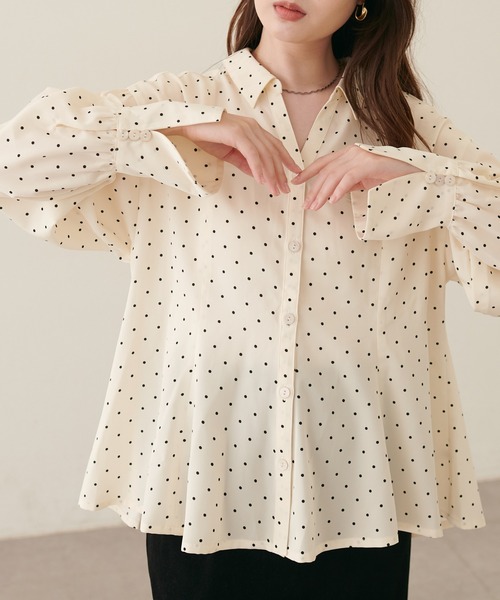 natural couture(ナチュラルクチュール)の「ペプラムスキッパーシャツ(シャツ/ブラウス・レディース・ダークブラウン/オフホワイト/モカ/ドット/ストライプ・FREE)」の5枚目の写真