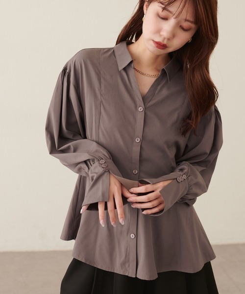 natural couture(ナチュラルクチュール)の「ペプラムスキッパーシャツ(シャツ/ブラウス・レディース・ダークブラウン/オフホワイト/モカ/ドット/ストライプ・FREE)」の3枚目の写真