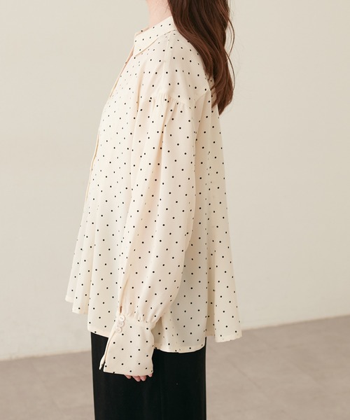 natural couture(ナチュラルクチュール)の「ペプラムスキッパーシャツ(シャツ/ブラウス・レディース・ダークブラウン/オフホワイト/モカ/ドット/ストライプ・FREE)」の6枚目の写真