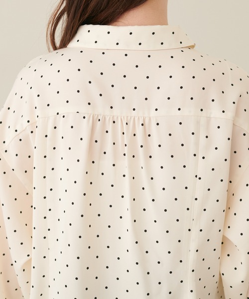 natural couture(ナチュラルクチュール)の「ペプラムスキッパーシャツ(シャツ/ブラウス・レディース・ダークブラウン/オフホワイト/モカ/ドット/ストライプ・FREE)」の8枚目の写真
