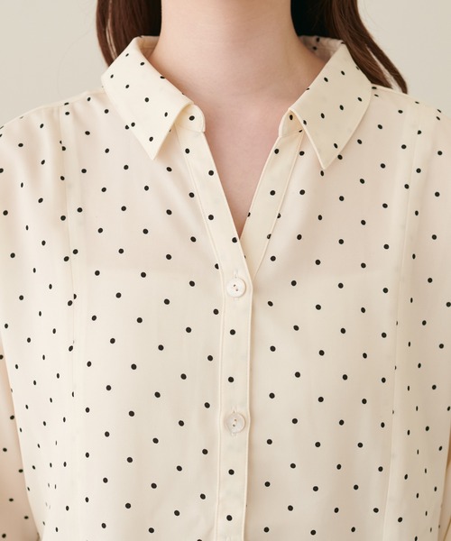 natural couture(ナチュラルクチュール)の「ペプラムスキッパーシャツ(シャツ/ブラウス・レディース・ダークブラウン/オフホワイト/モカ/ドット/ストライプ・FREE)」の10枚目の写真