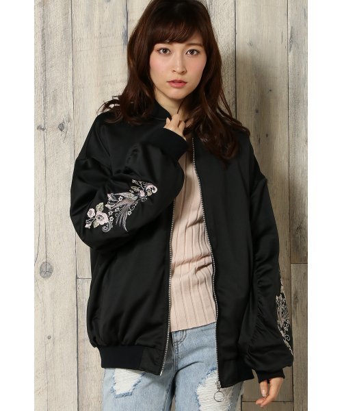 VENCEEXCHANGE（ヴァンスエクスチェンジ）の「袖刺繍ゆるブルゾン                 （ブルゾン・レディース・ブラック/オリーブ/スカイブルー・MEDIUM）」の2枚目の写真