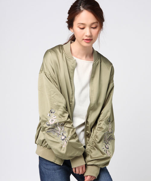 VENCEEXCHANGE（ヴァンスエクスチェンジ）の「袖刺繍ゆるブルゾン                 （ブルゾン・レディース・ブラック/オリーブ/スカイブルー・MEDIUM）」の15枚目の写真